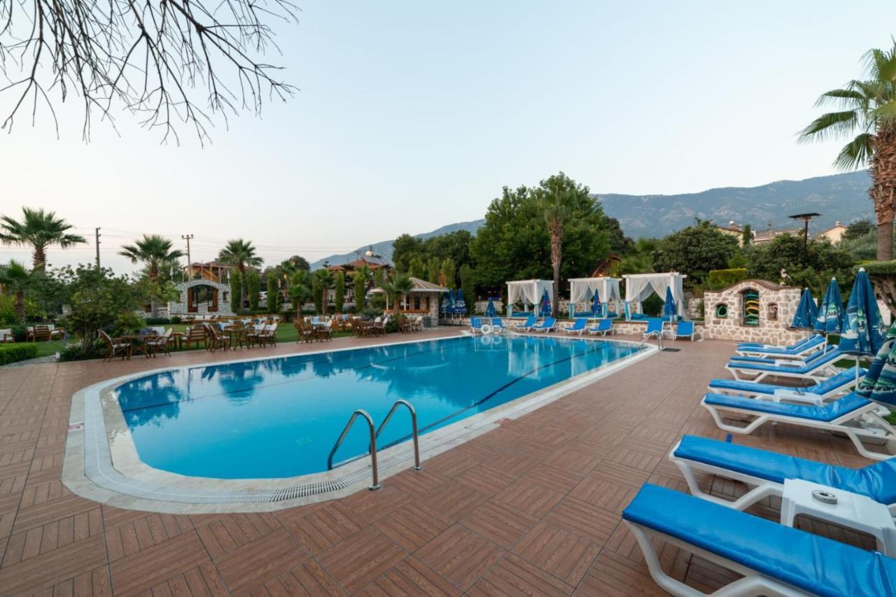 אולודניץ Iksirci Baba Hotel מראה חיצוני תמונה