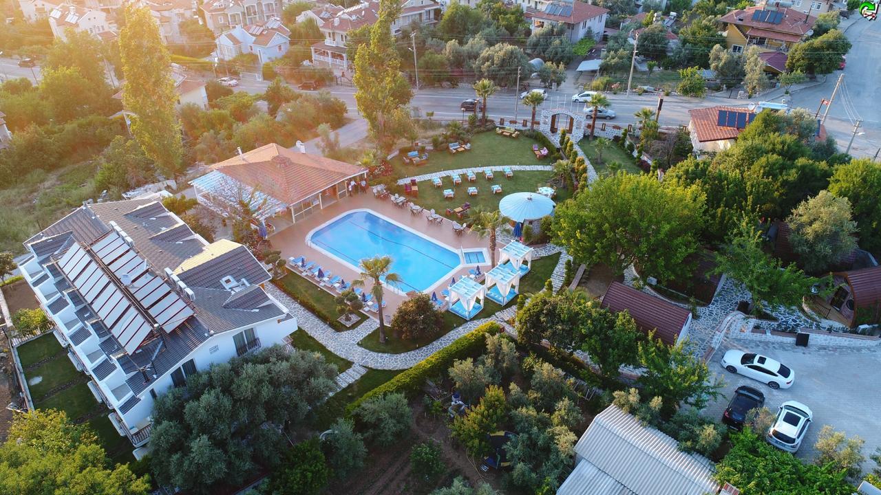 אולודניץ Iksirci Baba Hotel מראה חיצוני תמונה